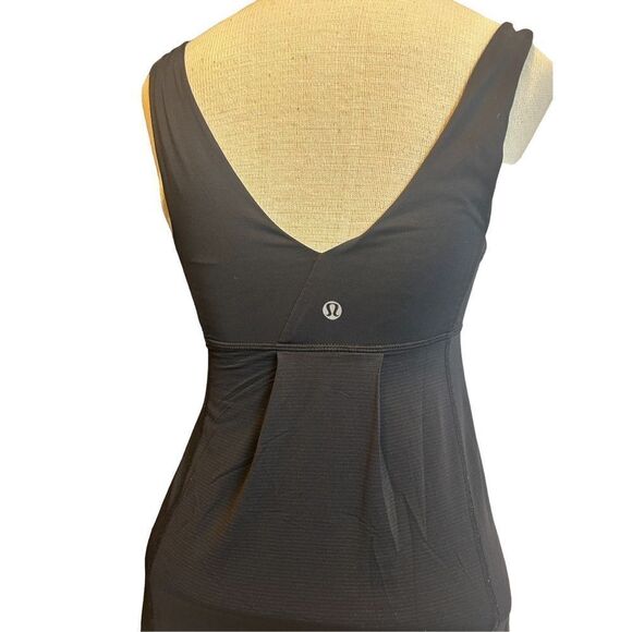 Lululemon Run Tame Tank with Drawstring size 4 - Picture 4 of 7